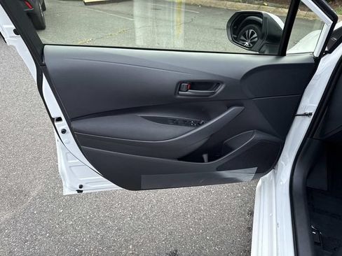 Used 2026 Toyota Corolla LE FWD image 13