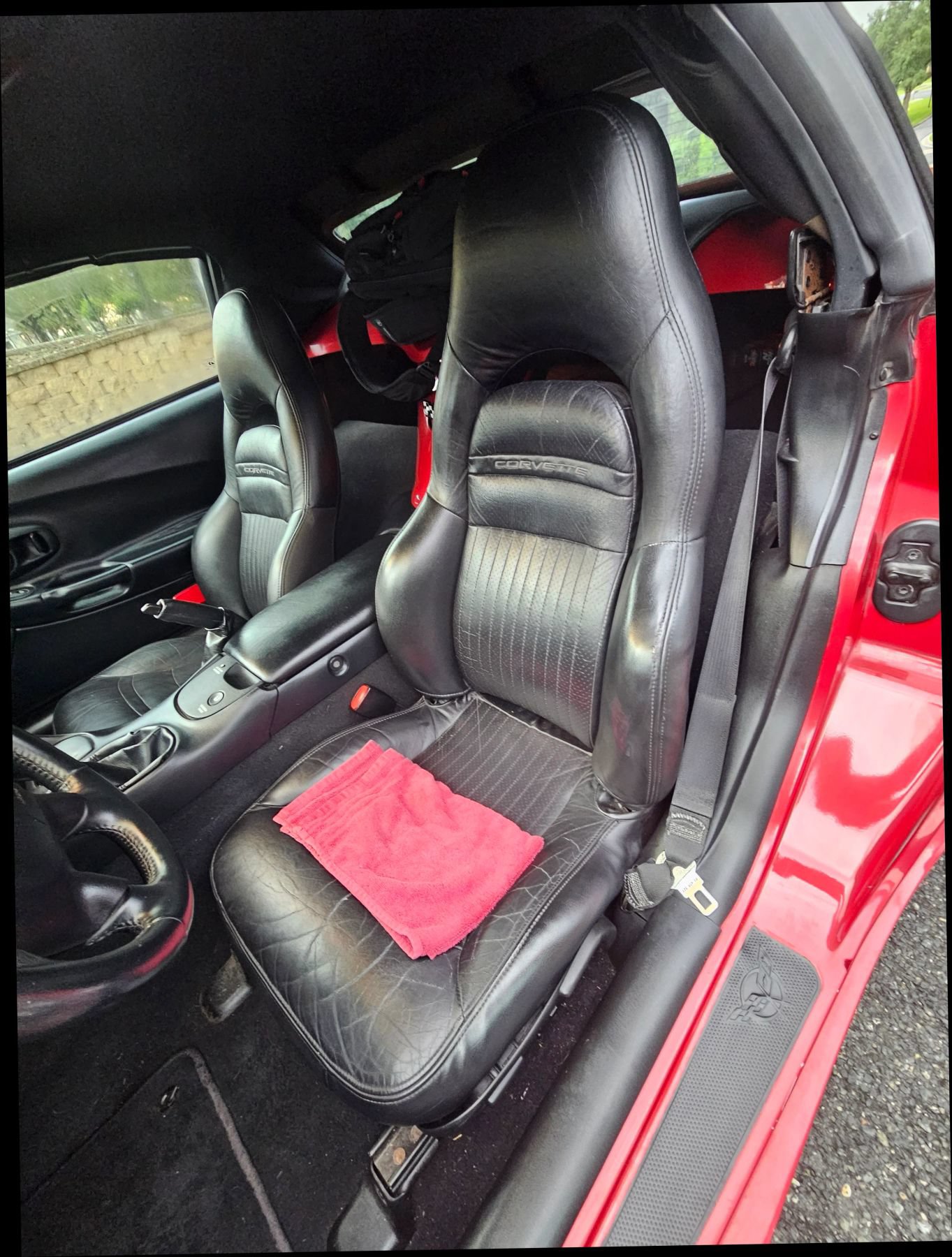 Used 2004 Chevrolet Corvette Coupe w/ Preferred Equipment Group RWD image 28