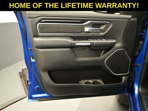 Used 2019 RAM 1500 Laramie w/ Sport Appearance Package AWD/4WD image 11
