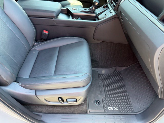 Used 2024 Lexus GX 550 AWD/4WD image 17