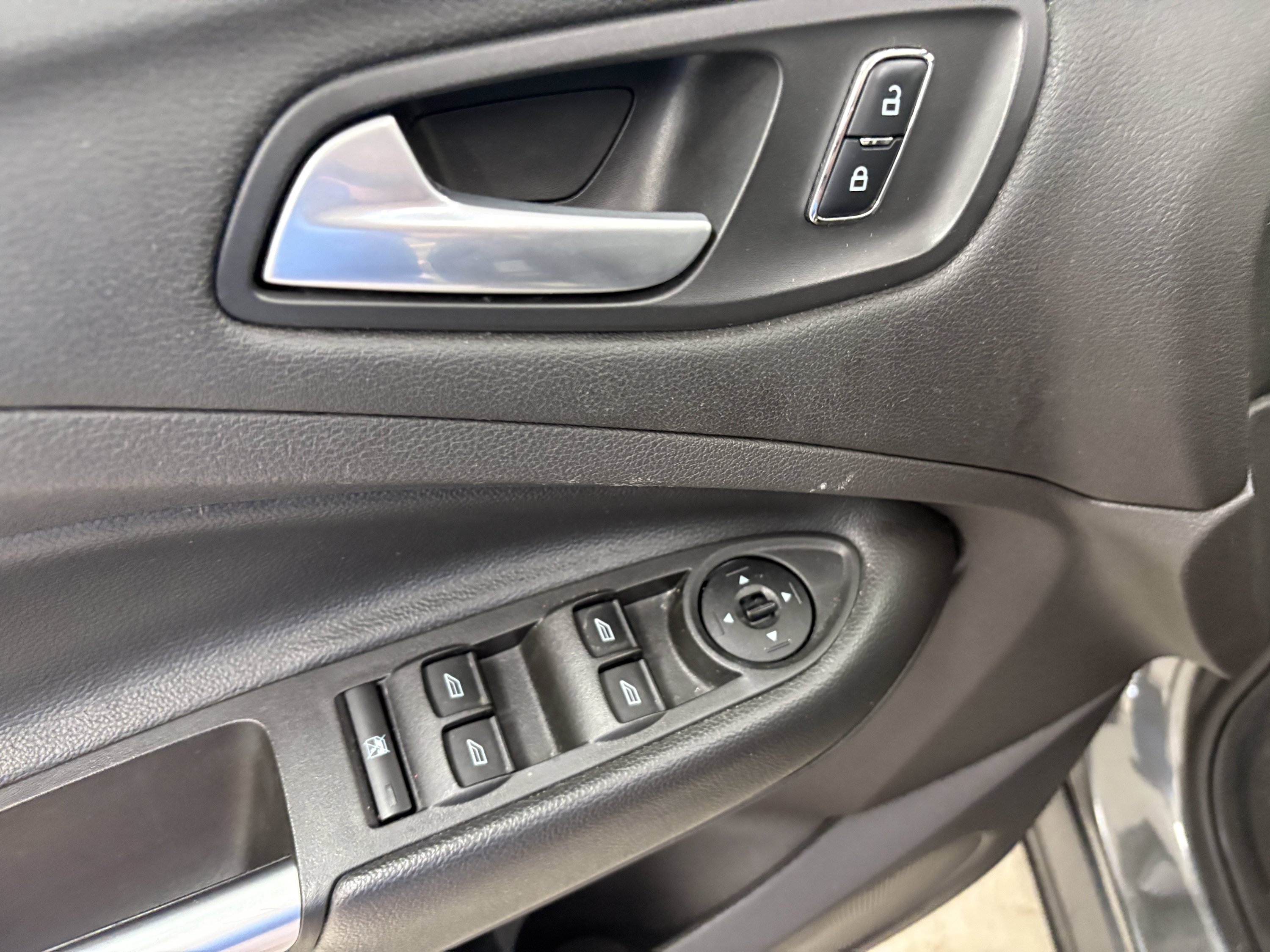 Used 2015 Ford Escape SE AWD/4WD image 22