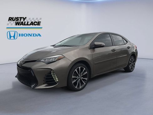 Used 2018 Toyota Corolla SE FWD image 1