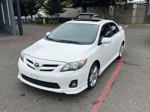 Used 2013 Toyota Corolla S w/ Premium Pkg FWD image 3