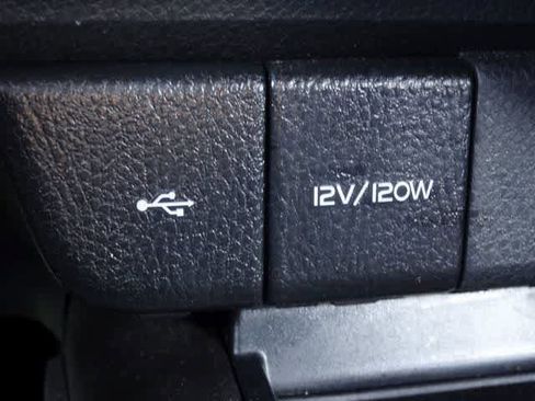 Used 2024 Toyota Camry SE image 27