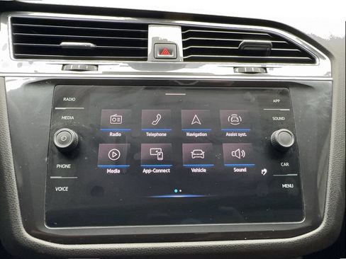 Used 2022 Volkswagen Tiguan SE w/ Panoramic Sunroof Package AWD/4WD image 51