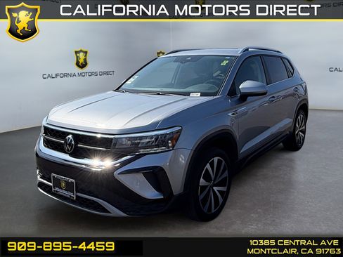 Used 2024 Volkswagen Taos SE FWD image 1