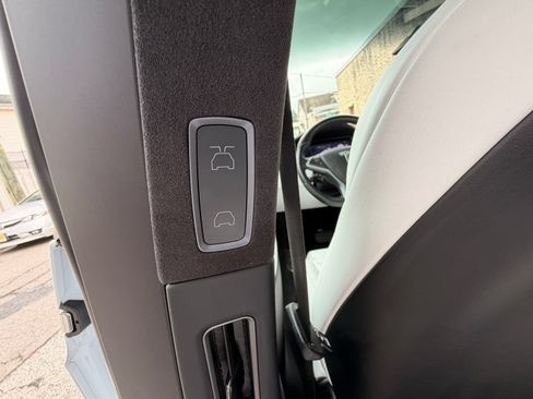 Used 2020 Tesla Model X Long Range AWD/4WD image 21