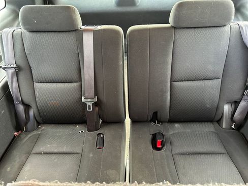 Used 2014 Chevrolet Suburban LS AWD/4WD image 20