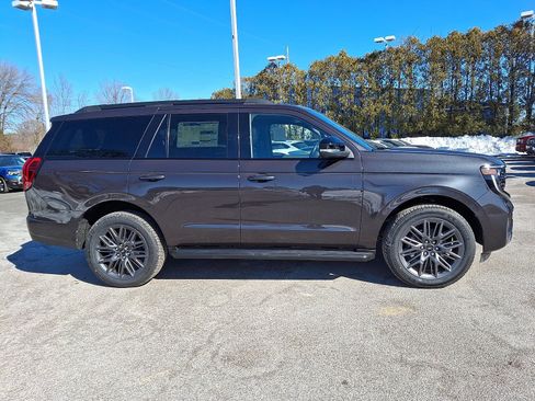 New 2026 Ford Expedition Platinum w/ Stealth Appearance Package AWD/4WD image 7