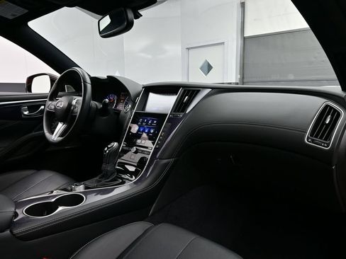 Used 2018 INFINITI Q60 Red Sport 400 AWD/4WD image 14