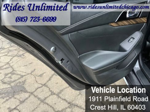 Used 2017 Nissan Maxima Platinum image 28