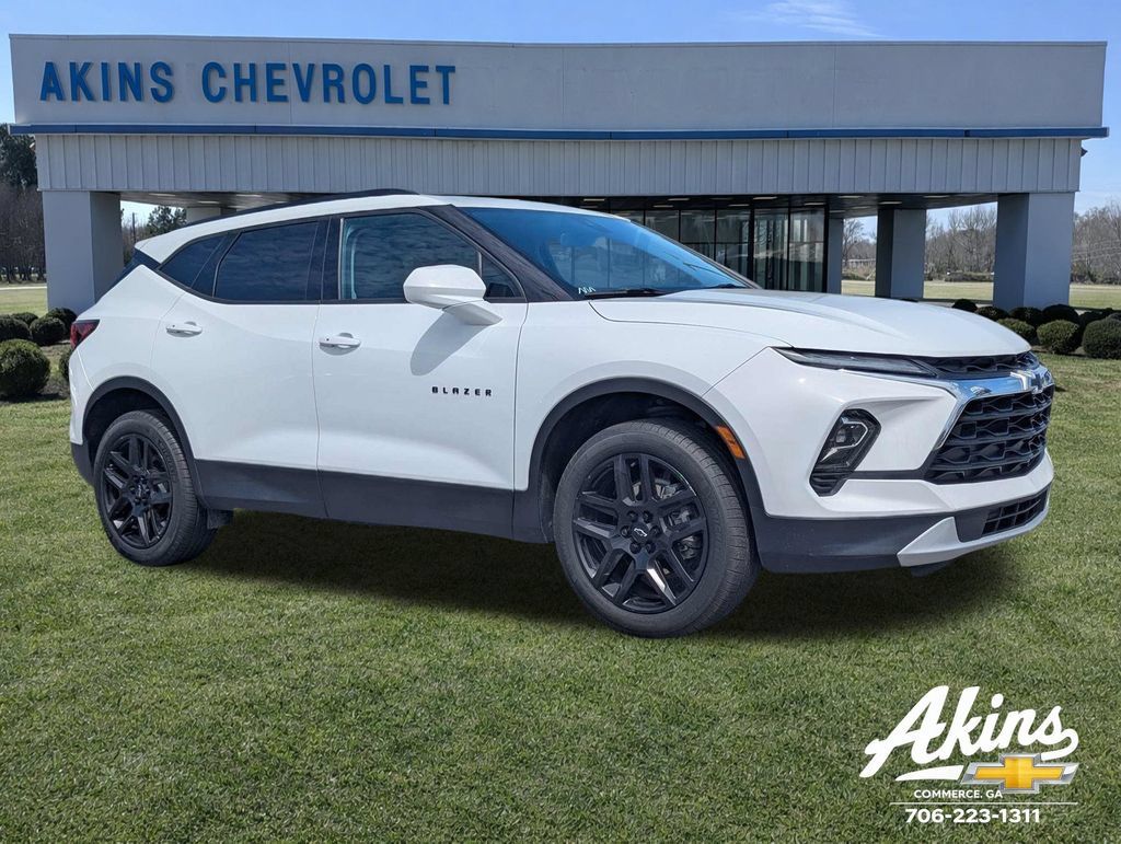 Used 2024 Chevrolet Blazer LT w/ Convenience Package FWD image 1