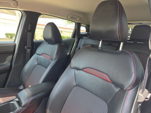 Certified 2025 Nissan Kicks SR FWD image 9