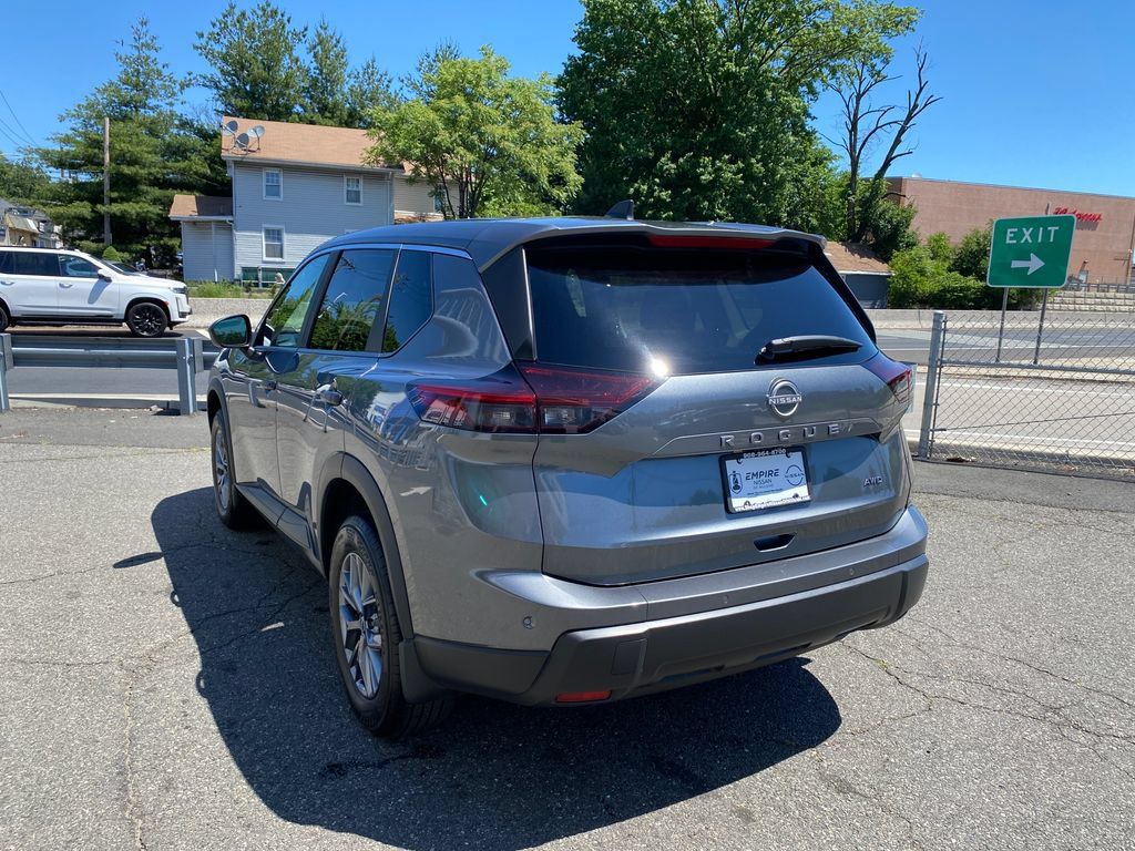 Used 2026 Nissan Rogue S AWD/4WD image 5