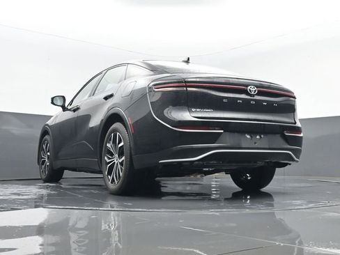 Used 2024 Toyota Crown XLE image 23