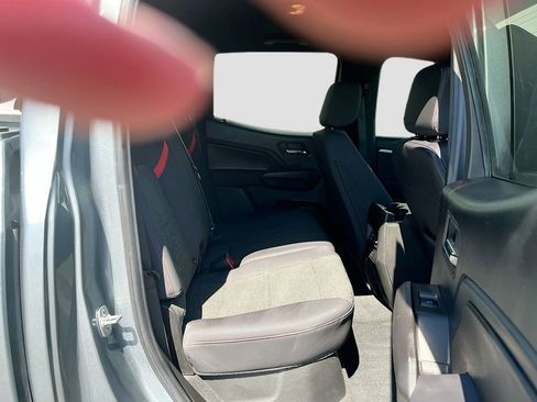 Used 2025 Chevrolet Colorado Z71 w/ Midnight Edition image 26