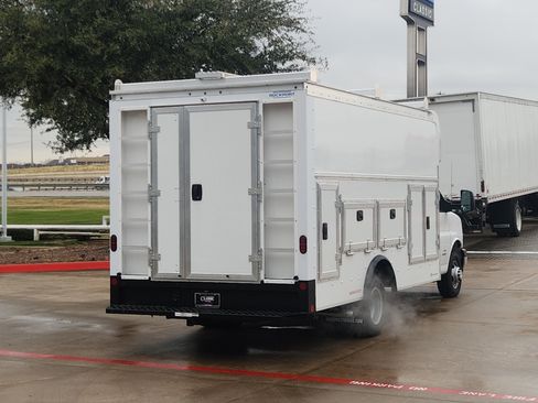 New 2025 Chevrolet Express 4500 w/ Power Convenience Package image 13