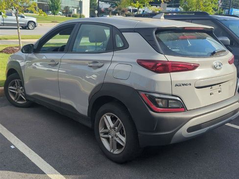 Used 2023 Hyundai Kona SE FWD image 3