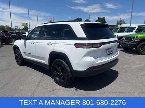 Used 2023 Jeep Grand Cherokee Limited w/ Luxury Tech Group II AWD/4WD image 4