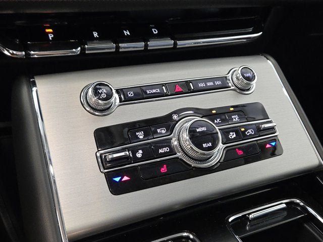 Used 2023 Lincoln Aviator AWD w/ Premium Package image 26