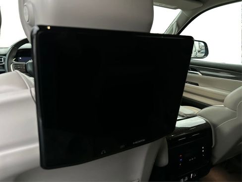 Used 2022 Jeep Wagoneer Series III w/ Rear Seat Video Group 1 image 22