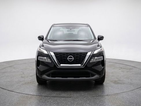 Used 2025 Nissan Rogue SV AWD/4WD image 2