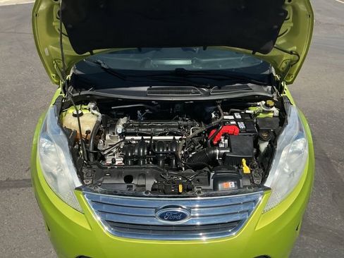 Used 2013 Ford Fiesta SE FWD image 9