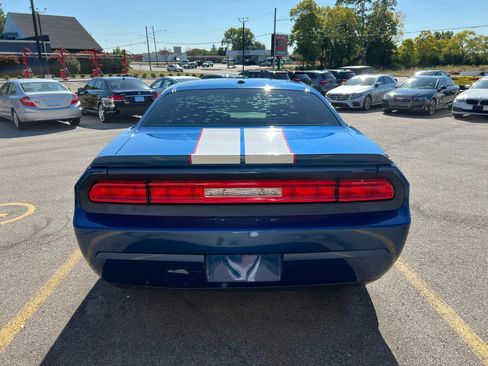Used 2010 Dodge Challenger SE image 6