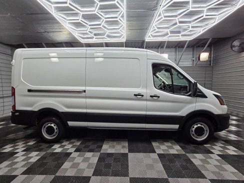 Used 2024 Ford Transit 250 148 Medium Roof RWD image 9