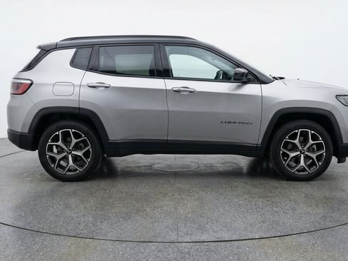 Used 2025 Jeep Compass Limited AWD/4WD image 11