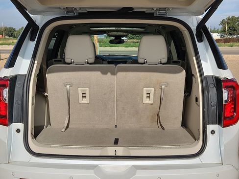 Used 2022 GMC Acadia Denali image 7