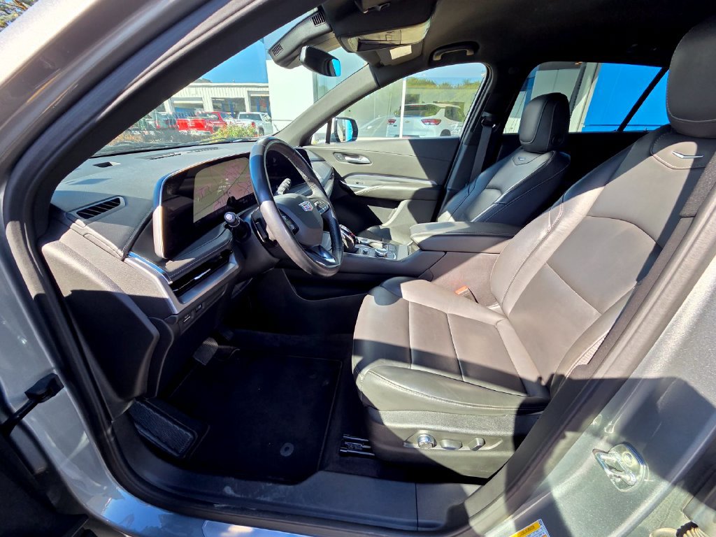 Used 2025 Cadillac XT4 Premium Luxury AWD/4WD image 15