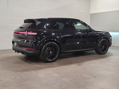 New 2026 Porsche Cayenne image 7