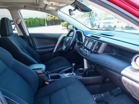 Used 2018 Toyota RAV4 XLE FWD image 15