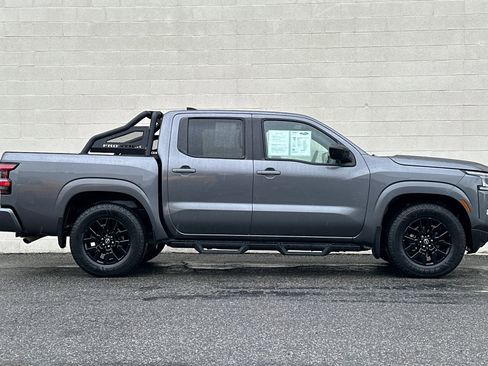 Used 2023 Nissan Frontier SV w/ Midnight Edition Package image 3