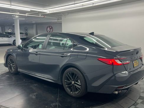 Used 2025 Toyota Camry SE w/ Multimedia Upgrade Package image 4