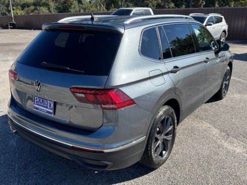 Used 2022 Volkswagen Tiguan SE image 8