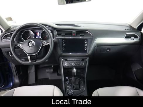Used 2020 Volkswagen Tiguan SE w/ Panoramic Sunroof Package image 5