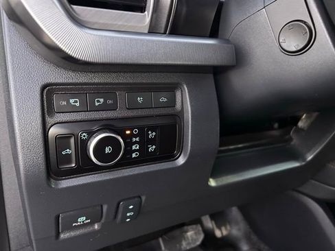 Used 2024 Ford F450 Platinum w/ FX4 Off-Road Package image 30