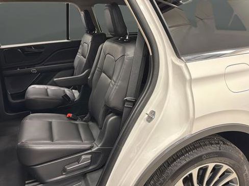 Used 2024 Lincoln Aviator AWD w/ Premium Package image 5