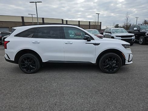 Used 2023 Kia Sorento SX image 8