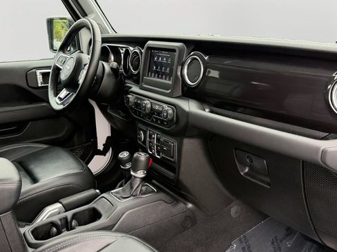 Used 2021 Jeep Wrangler Unlimited Sahara AWD/4WD image 7