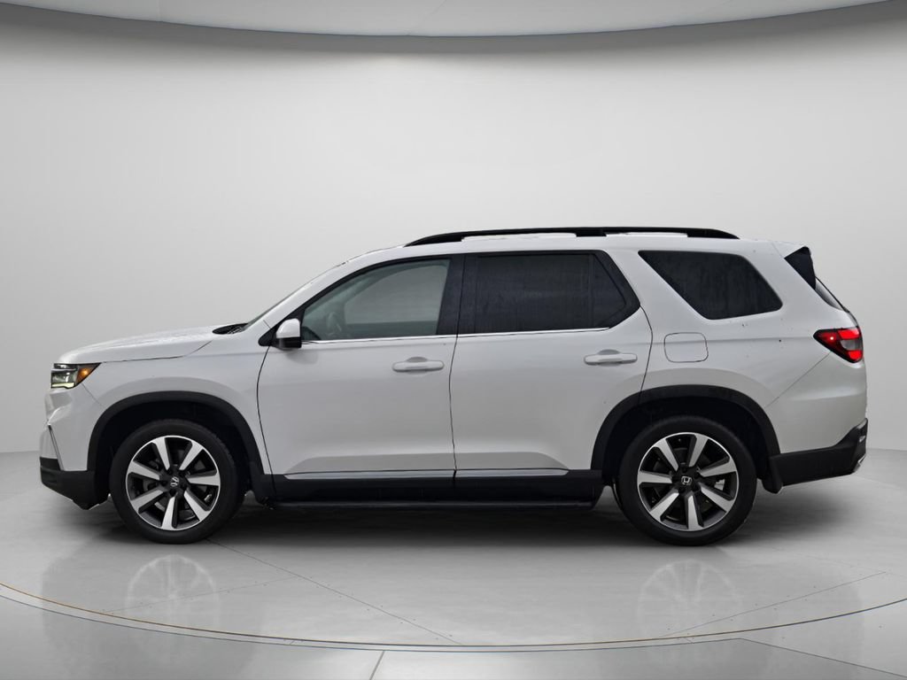 Certified 2025 Honda Pilot Touring image 5