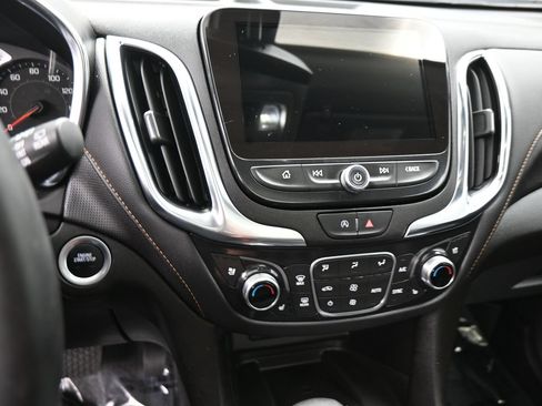 Used 2024 Chevrolet Equinox Premier FWD image 15