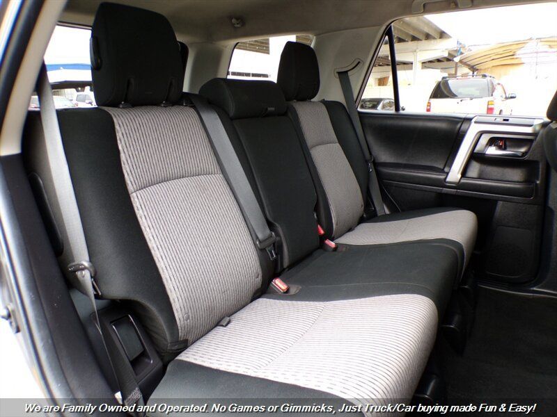 Used 2020 Toyota 4Runner SR5 AWD/4WD image 22