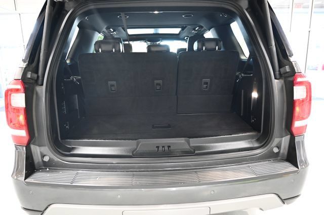 Used 2020 Ford Expedition XLT w/ Equipment Group 202A AWD/4WD image 30