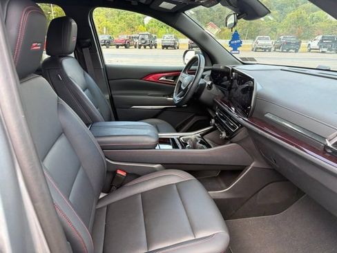 Used 2024 Chevrolet Traverse Z71 AWD/4WD image 4