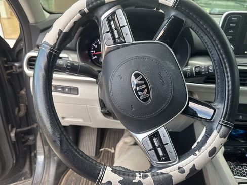 Used 2021 Kia Telluride S FWD image 3