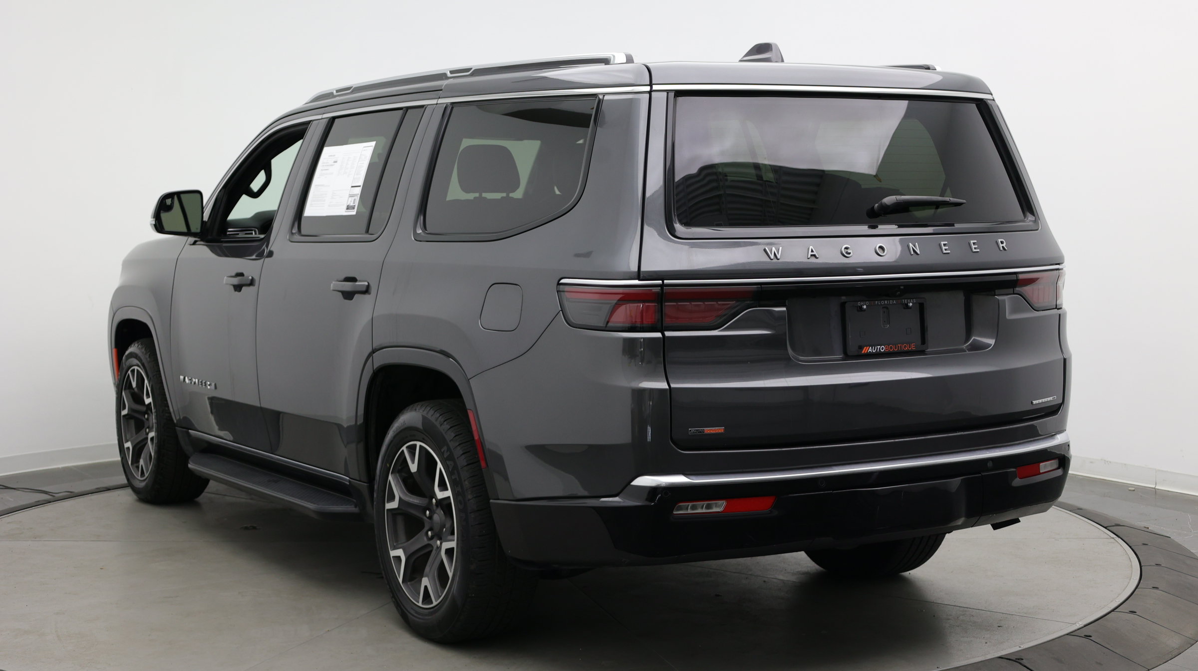 Used 2023 Jeep Wagoneer Series III w/ Preferred Equipment Group RWD image 6