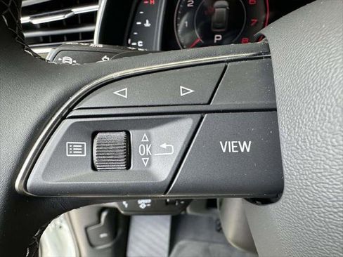 Used 2026 Audi Q8 Premium w/ Convenience Plus Package AWD/4WD image 31
